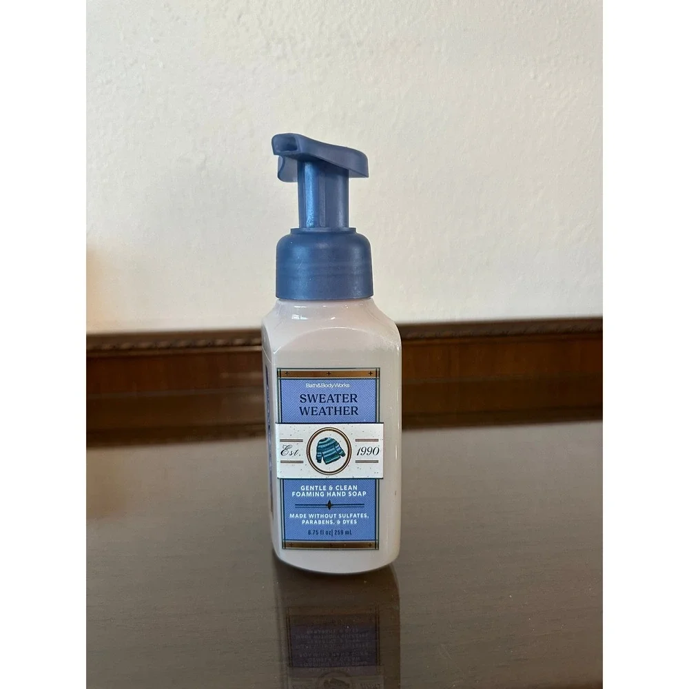 Bath & Body Works Sweater Weather Gentle Foaming Hand Soap 8.75 fl oz Sage‎ Wood